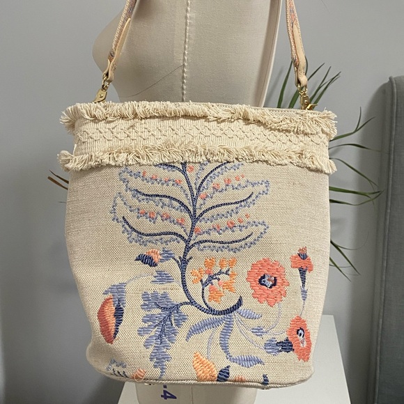 Spartina 449 Bucket Bag Embroidered Flowers - Picture 1 of 6